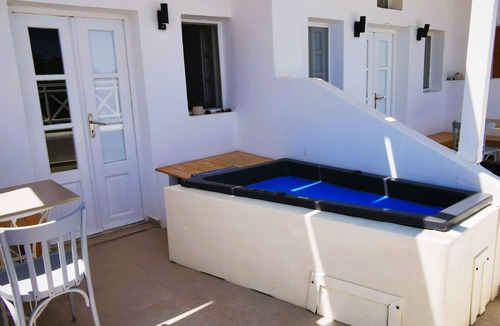 Oia Apartment | Muses Cycladic Suites - Compact Two-Bedroom Suite with Outdoor Hot Tub