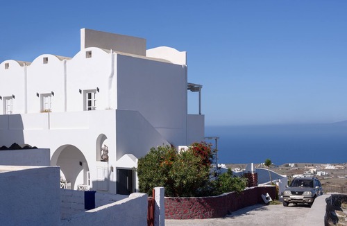 Oia Apartment | Muses Cycladic Suites - Compact Two-Bedroom Suite with Outdoor Hot Tub