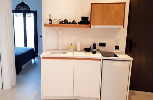 Monolithos House | myLithos Suites