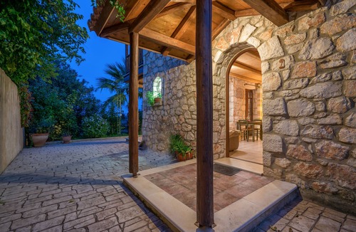 Vasilikos House | Myrties stone houses