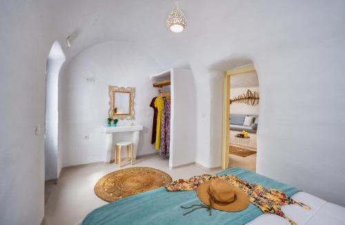 Messaria Villa | Mystagoge Retreat with subterranean pool/jacuzzi