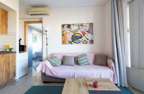 Markopoulon Apartment | Nancy View Apartment - Right next to the Airport