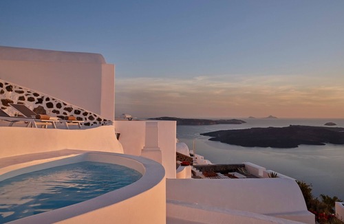 Firostefani Villa | Nautilus,3 bedroom character villa with outdoors jacuzzi and fantastic sea views