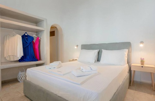 Fira Apartment | Neoklassiko Koukouli deluxe room