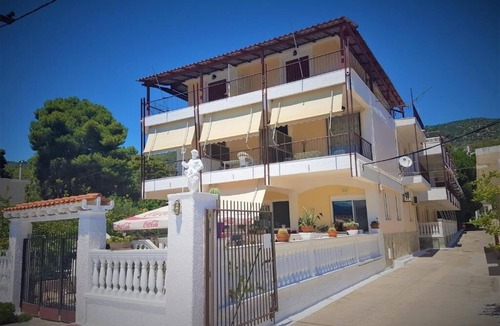 Poros Apartment | NEORIO STUDIOS