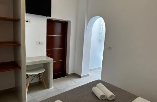 Kamari Apartment | Niabelo Villa