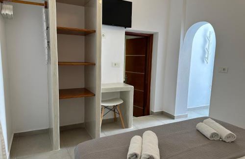 Kamari Apartment | Niabelo Villa