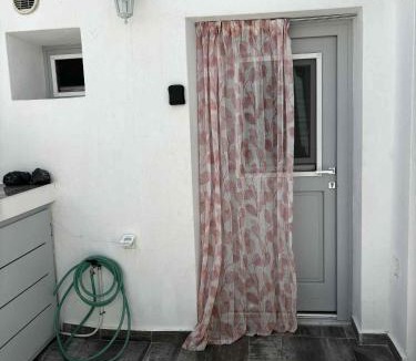 Emporio Apartment | Nikos White Cave In Emporio