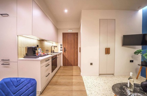 Nea Alikarnassos Apartment | Noble Heraklion Suites, Crete Azure Suite