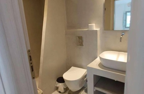 Fira Apartment | Nolis White Fira