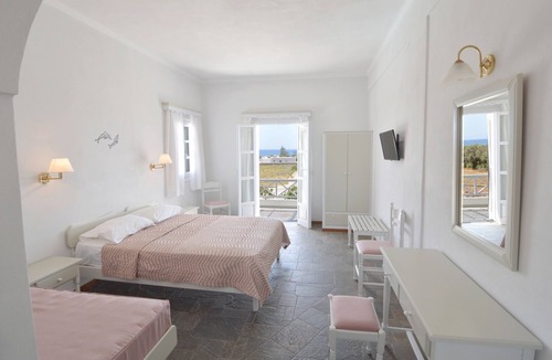 Agios Georgios Hotel | Nostos Studio