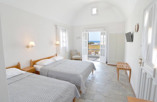 Agios Georgios Hotel | Nostos Studio