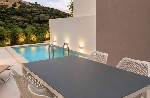 Exopoli House | Oceana Suites & Villas Deluxe Private Pool Studio