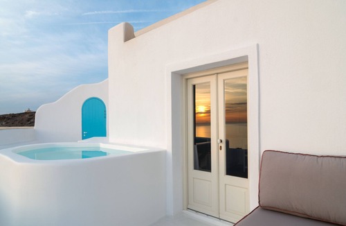 Oia Villa | Ode Villa Junior Sunset Suite