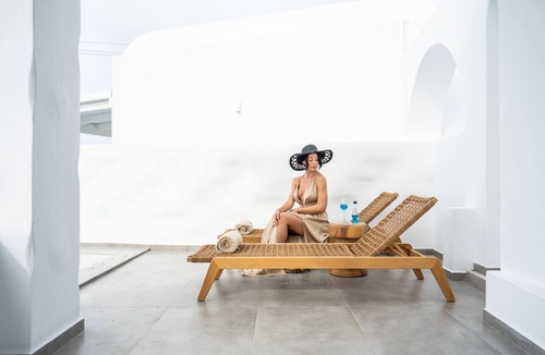 Oia Villa | OIASUNSETVILLAS-villaDIAMOND - Private Pool & Private Outdoor Heated HotTub/Spa