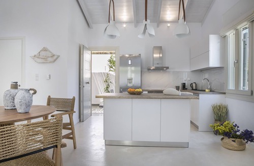 Sami House | Olvio - 2 bedroom house by the sea