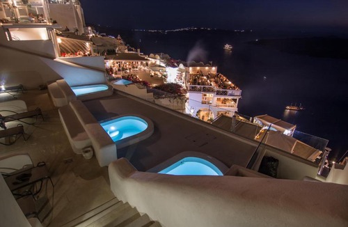 Fira House | On the Cliff Suites