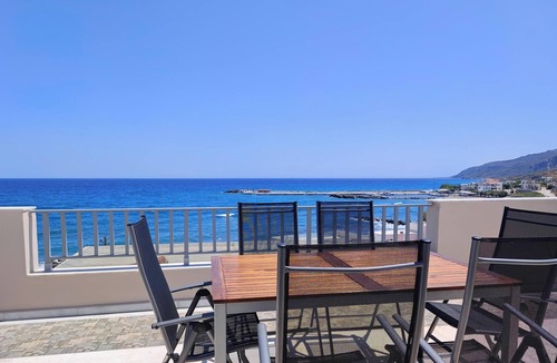 Agia Pelagia Apartment | Panorama Beachfront Suite With Jacuzzi & Sea View
