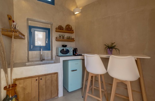 Megalochori House | Pasithea Luxury Suites