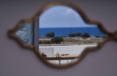 Agios Georgios Hotel | Petri Suites