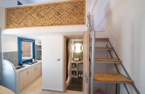 Vourvoulos House | Pezoula Traditional House with Sunrise View
