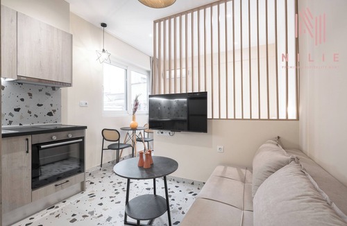 Vardaris Apartment | Phedra Studios Nilie Hospitality MGMT