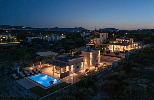 Limenas Chersonisou Villa | Pool Villa with 3 Ensuite Rooms