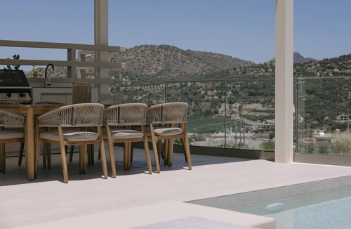 Skaleta Villa | Pyxis Villa, Family Friendly with Heated Pool