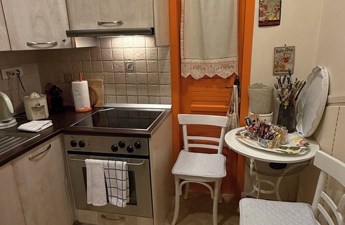 Ilisia Apartment | Quiet and bright - an authentic apartment near the Hilton