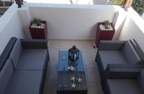Kamari Apartment | Quiet beautiful apartment, 10min. walk to the beach and all amenities