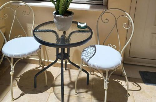 Nea Alikarnassos Apartment | Quiet studio near to the airport 1