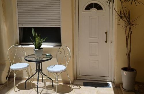 Nea Alikarnassos Apartment | Quiet studio near to the airport 1