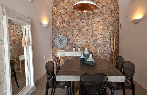 Santorini Villa | R 1228 Vander’s Superior Villa with Private Pool With Break Fast, TV Games & Sea view