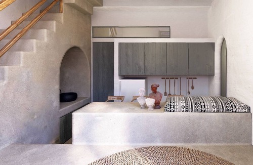 Exo Gialos Villa | R 1487 Two Bedroom Villa with Garden View, Soundproof Windows & House Wine and Fruit Basket upon arr