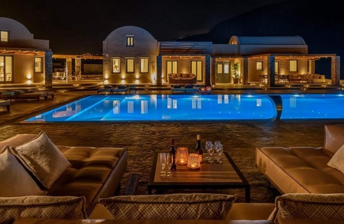 Vlychada Villa | R 950 Villa Basil with Daily Maid Service, Marble Bathroom & Modern Furnishing