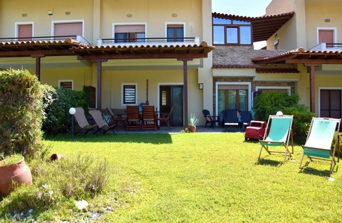 Kassandra Villa | Relaxed family villa with garden, just steps from the beach in Fourka