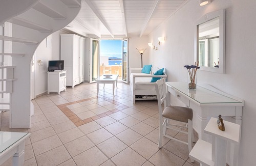 Firostefani Hotel | Reverie Santorini Hotel