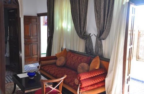 Ain Azlitan House | Riad Les Remparts De Fès
