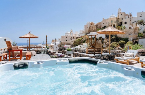 Emporio Villa | Rock Villas Complex: Luxe Cave Retreat w/Pool & Jacuzzi
