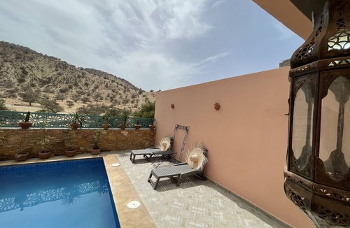 Tamrhakht Bed & Breakfast | Route du miel Home comforts