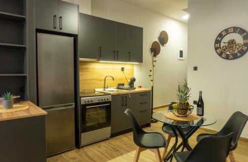 Vardaris Apartment | S&K Luxury Suites 1