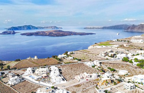 Megalochori Apartment | S&K Nayas Luxury Suite Santorini