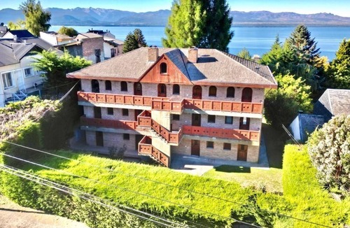 Belgrano House | Saint Moritz Bariloche. Mtn and Lake Views.