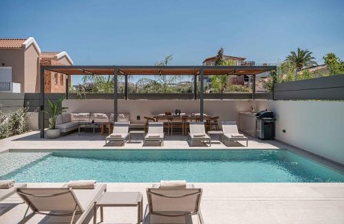 Daratsos Villa | Sancy Luxury Villa - 400m beach, "Heated" pool & Gym