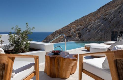 Kamari Resort | Sandblu Resort