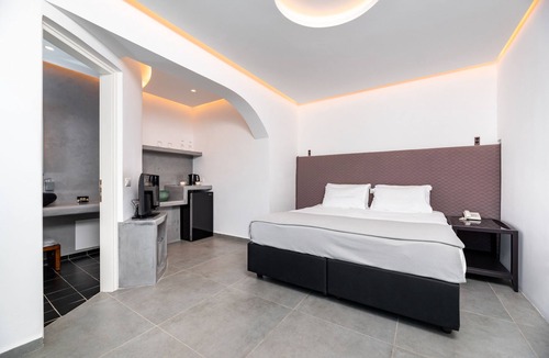 Agios Georgios Hotel | Santa Irina Luxury Sunny Lofts