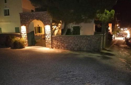 Kamari Hotel | Santa Magia
