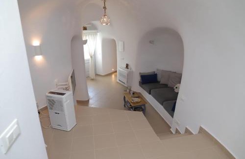 Exo Gonia House | Santorini Cave Suite