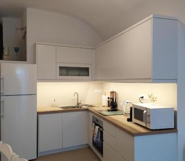 Exo Gonia House | Santorini Cave Suite