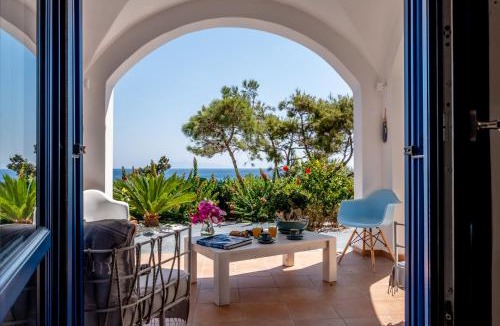 Kamari Villa | Santorini Mystique Garden Villa